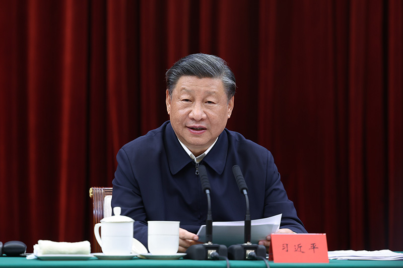 2023年10月12日下午，中共中央總書記、國家主席、中央軍委主席習(xí)近平在江西省南昌市主持召開進(jìn)一步推動長江經(jīng)濟(jì)帶高質(zhì)量發(fā)展座談會并發(fā)表重要講話。新華社記者 鞠鵬 攝