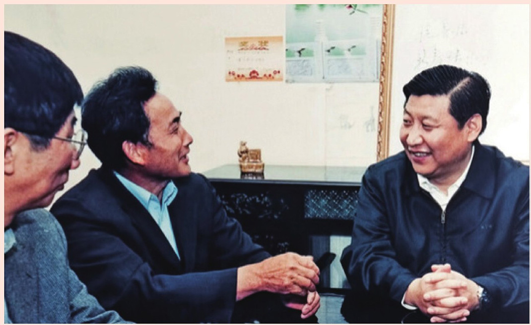 2003年4月24日，時(shí)任浙江省委書(shū)記習(xí)近平在浙江下姜村調(diào)研。