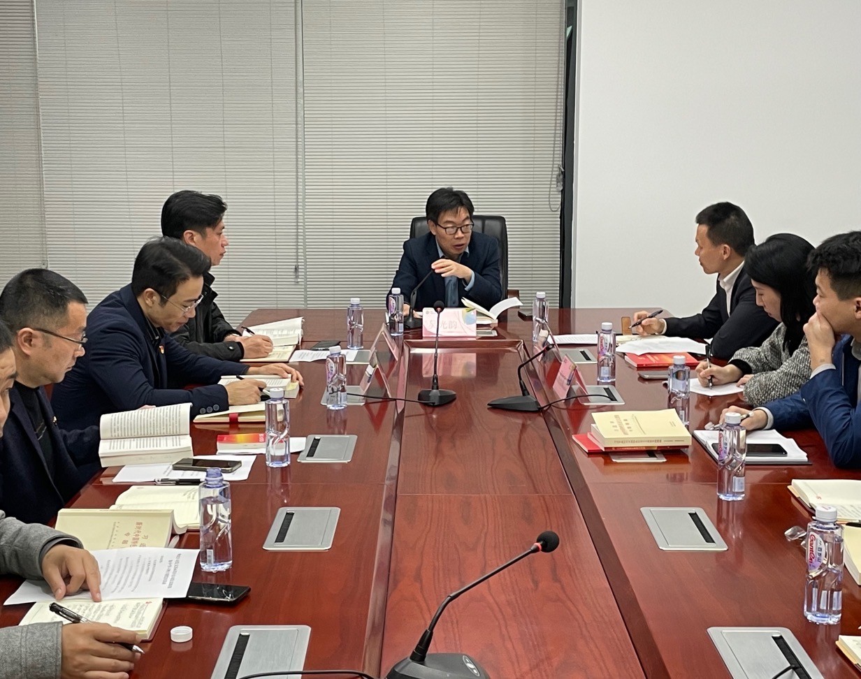 1701766974739695.jpg 市交投物流集團(tuán)黨支部 市交投勘察設(shè)計(jì)公司黨支部聯(lián)合召開主題教育學(xué)習(xí)會(huì),葉嵐清攝1.jpg